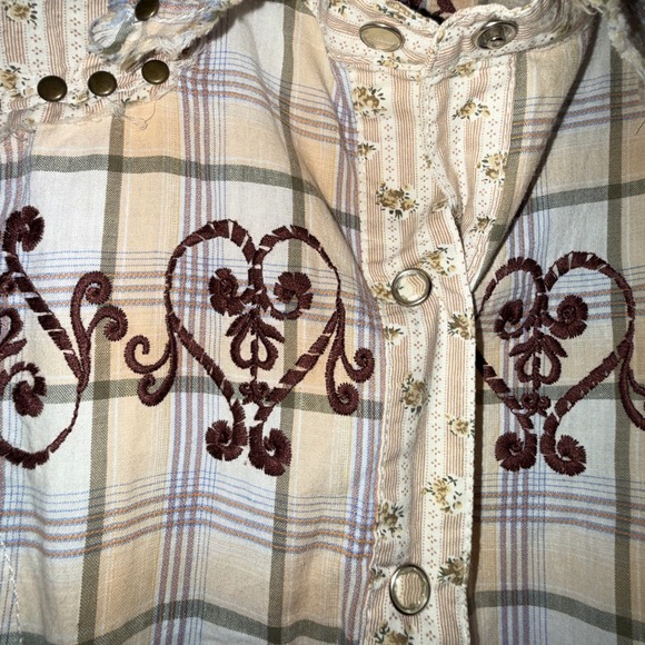 DAY TRIP Western Distressed Plaid Embroidered Snap Shirt MED Cowgirl Rodeo Boho - Picture 9 of 16